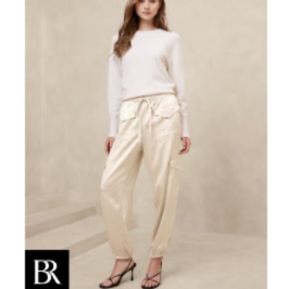 Brand New-Banana Republic Santin Cargo Jogger Size small Color: Oyster - Picture 2 of 5
